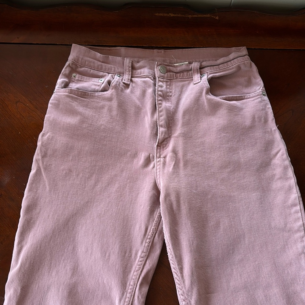 Adorable vintage blush pink Levi’s